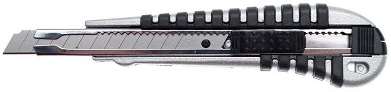 CUTTER CON LAMA 9 MM CORPO METALLO BGS7966